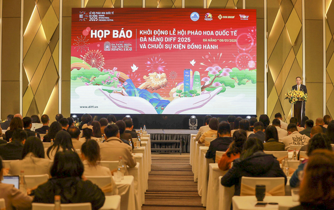 Quang cảnh họp báo pháo hoa 2025