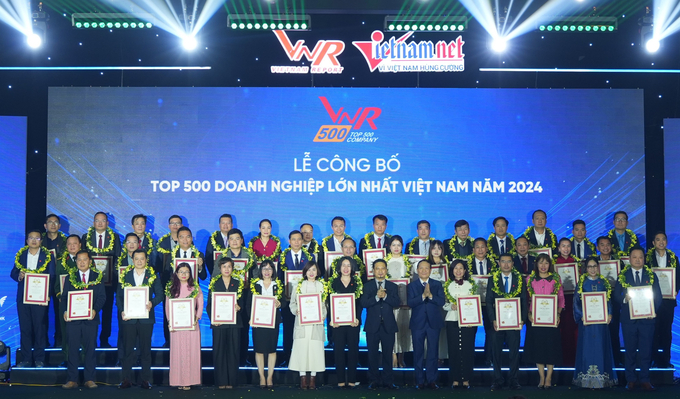 Toàn cảnh tôn vinh Top 500 Doanh nghiệp lớn nhất Việt Nam năm 2024