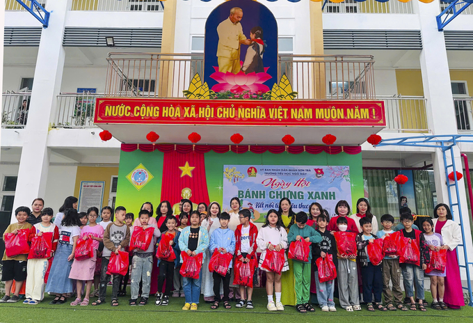 Xuân ấm áp từ chương trình “Bánh chưng xanh – Kết nối tình yêu thương” của cô trò trường TH Ngô Mây Đà Nẵng (Ảnh: Thế Sơn)