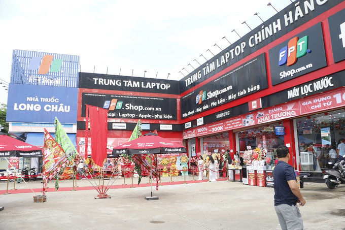 Năm 2024, FPT Retail đạt 40.104 tỷ đồng doanh thu và 527 tỷ đồng lợi nhuận trước thuế.