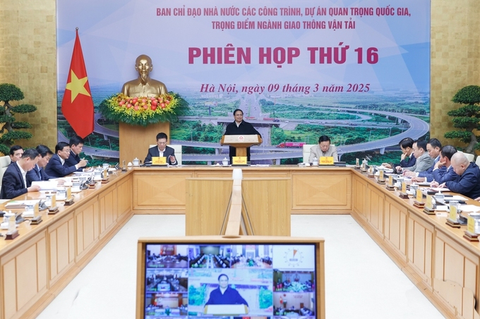 Quang cảnh phiên họp.