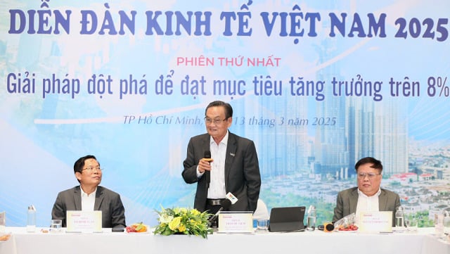 TS. Trần Du Lịch nhấn mạnh mục tiêu tăng trưởng 2 con số trong năm nay không chỉ là con số đơn thuần mà là khát vọng. (Ảnh: NLD)