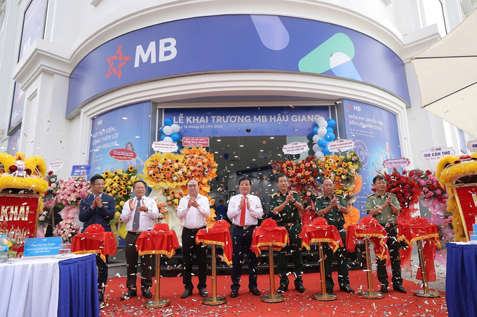 MB Chi nhánh Hậu Giang đặt tại Trung tâm Thương mại Vincom Plaza Hậu Giang (1 đường 3/2, Vị Thanh, Hậu Giang).