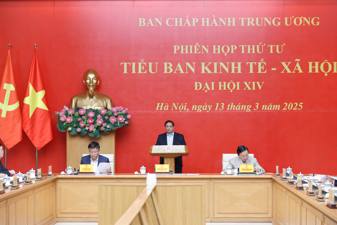 Thủ tướng Phạm Minh Chính chủ trì Phiên họp lần thứ tư Tiểu ban Kinh tế - xã hội Đại hội XIV của Đảng.