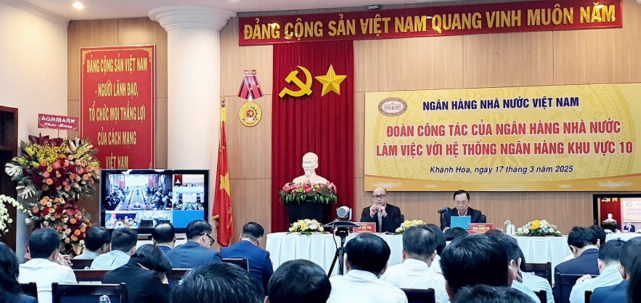 NHNN đã có buổi làm việc với hệ thống ngân hàng khu vực 10 gồm các tỉnh Khánh Hòa, Bình Định, Phú Yên, Ninh Thuận và Bình Thuận, có trụ sở đặt tại TP Nha Trang. Ảnh: SBV