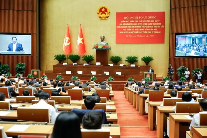 Thủ tướng nêu rõ: KTTN liên tục phát triển, khẳng định vị thế là một động lực quan trọng của nền kinh tế; là kênh huy động hiệu quả các nguồn lực xã hội cho đầu tư phát triển; góp phần quan trọng thúc đẩy tăng trưởng kinh tế, tăng thu ngân sách Nhà nước... - Ảnh: VGP/Nhật Bắc