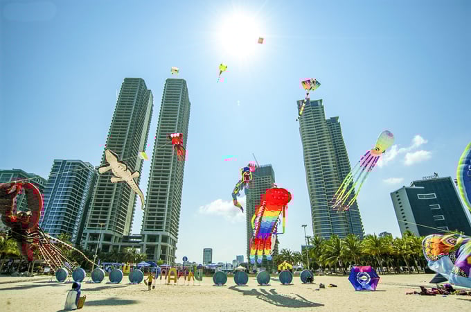 Lễ hội Tận hưởng Đà Nẵng 2025 là sự kiện thường niên quy mô cấp thành phố với hàng loạt hoạt động văn hóa, thể thao, du lịch, giải trí, ẩm thực đặc sắc...