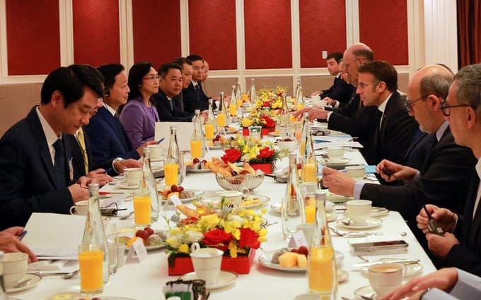Hai bên khẳng định, hợp tác công - tư chính là cầu nối để hai bên cùng chia sẻ nguồn lực, giảm thiểu rủi ro và mở rộng quy mô triển khai các giải pháp năng lượng bền vững - Ảnh: VGP/Minh Khôi