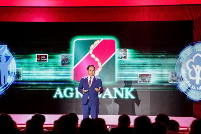 Phó Tổng Giám đốc Agribank Hoàng Minh Ngọc phát biểu tại sự kiện chuyển đổi số ngàn Ngân hàng. (Ảnh: Agribank)