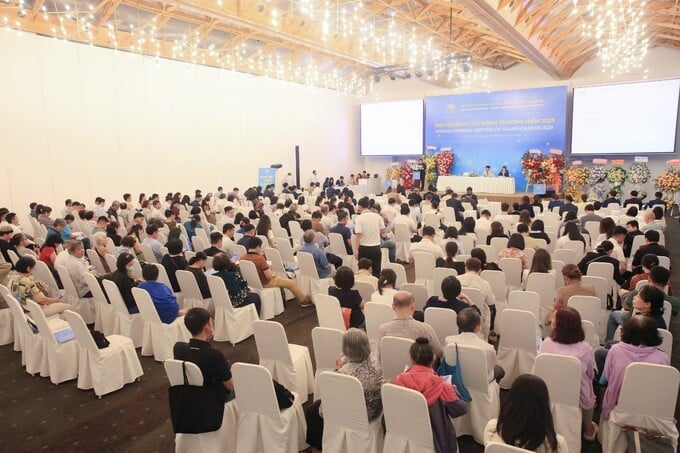 Đại hội năm nay của Hoàng Quân thu hút 1.911 cổ đông tham dự, tỷ lệ 52,6% vì công ty có bữa trưa chuẩn 5 sao.