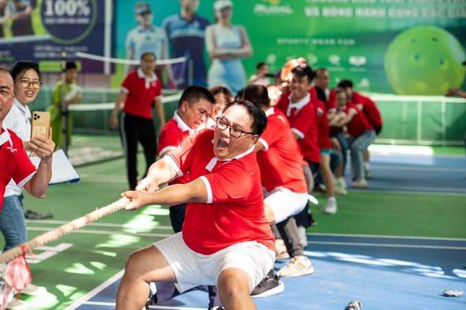Chương trình Hội thao thổi bùng tinh thần nhiệt huyết, đoàn kết và bứt phá là nét đẹp trong văn hóa doanh nghiệp được Vạn Xuân Group duy trì suốt 20 năm qua.