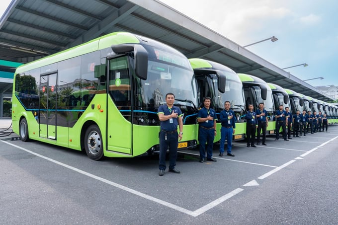 Tuyến buýt điện số 43 có lộ trình dài gần 27 km đi qua các trục giao thông huyết mạch của Thủ đô.
