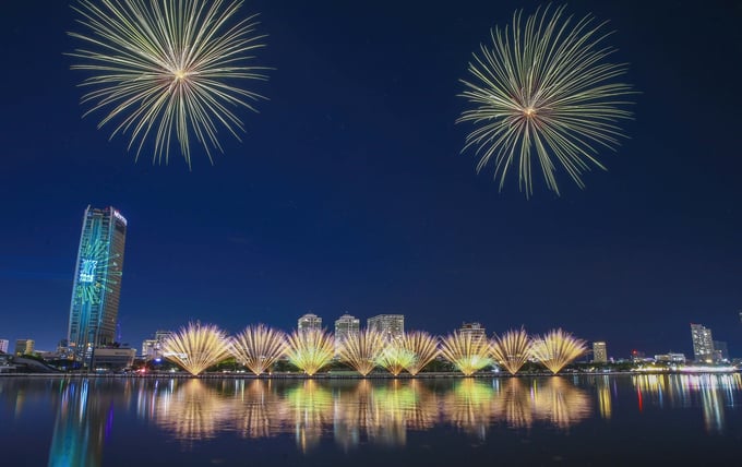 Canada ma thuật, Trung Quốc “du ký” bằng ánh sáng trong đêm trình diễn thứ 3 (Ảnh: Thế Sơn)