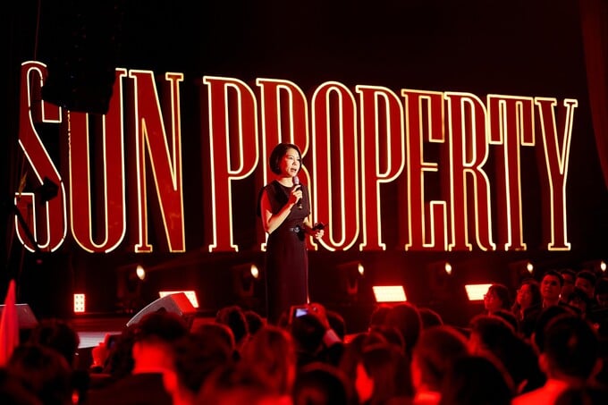 Đại diện Sun Property (thành viên Tập đoàn Sun Group) chia sẻ về dự án (Ảnh: Ánh Dương)
