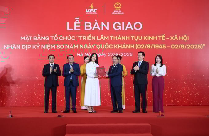 Nghi thức bàn giao mặt bằng tổ chức