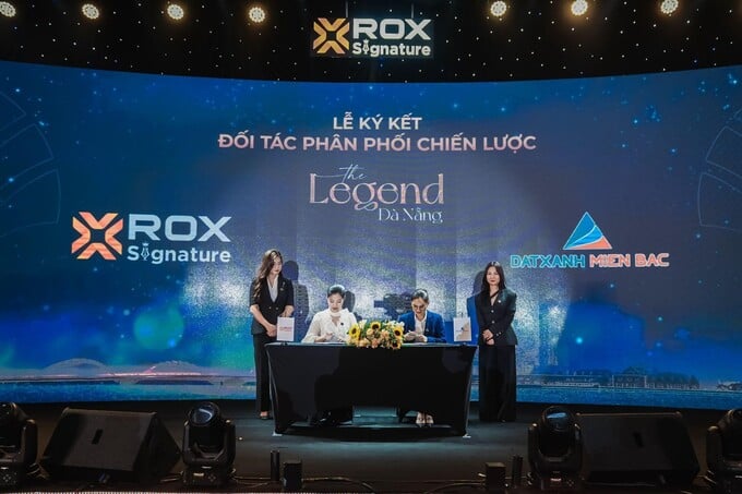 Đại diện ROX Signature ký kết hợp tác chiến lược với các đại lý.