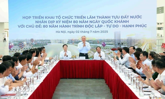 ttxvn-trien-lam-thanh-tuu-dat-nu