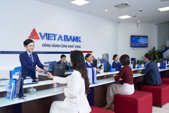 Tổng nợ xấu tại thời điểm 30/06/2025 của VietABank giảm 11% so với đầu năm còn gần 972 tỷ đồng, với tất cả nhóm nợ xấu đều cải thiện.
