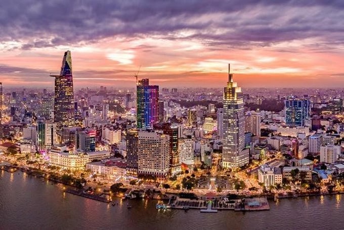 Hạ tầng mở lối, bất động sản TP.HCM được dự báo đón sóng tăng giá cuối năm.