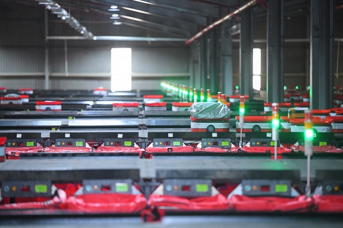 Viettel Post tiếp tục ưu tiên phát triển đồng bộ 4 trụ cột chiến lược: Chuyển phát, Kho vận, Vận tải và Thương mại dịch vụ.