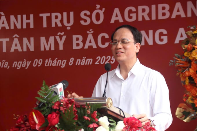 Giám đốc Ngân hàng Nhà nước chi nhánh khu vực 13 Phạm Minh Tú phát biểu tại buổi lễ