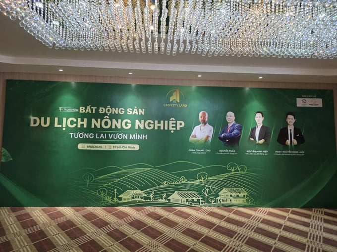 Tại Khách sạn La Vela Saigon, CTCP Lagi City Land phối hợp cùng nhà hoạch định chiến lược du lịch nông nghiệp Phạm Thanh Tùng tổ chức tọa đàm “Bất động sản Du lịch Nông nghiệp: Tương lai vươn mình” với mong muốn phân tích, mổ xẻ, tìm giải pháp, nhằm đưa mô hình du lịch nông nghiệp trở thành một trụ cột mới cho kinh tế nông thôn và du lịch Việt Nam.