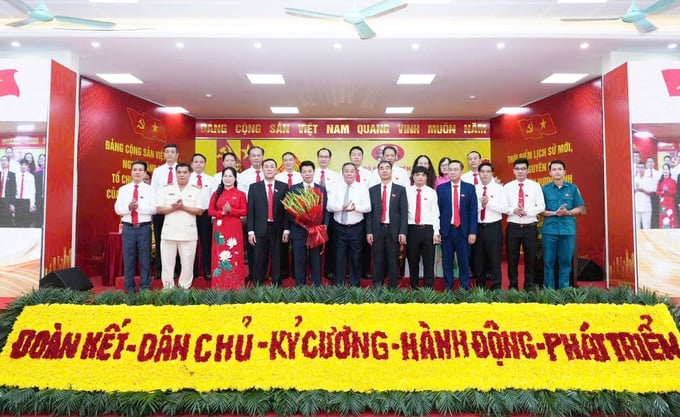 TẶNG HOA YÊN NGHĨA