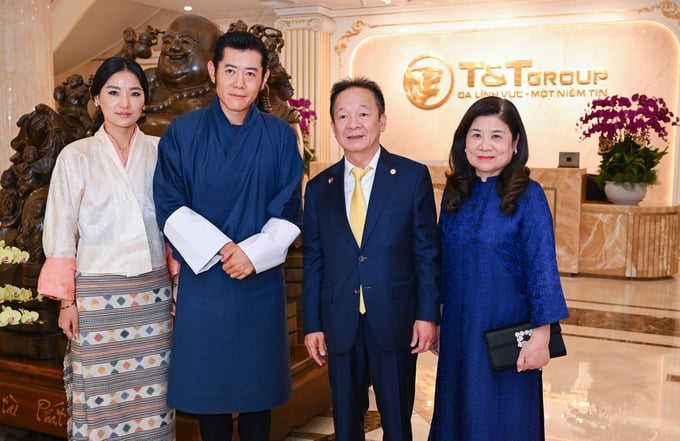 Quốc vương Bhutan cùng Hoàng hậu đến thăm Tập đoàn T&T Group.