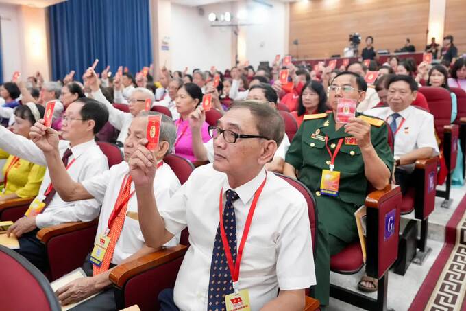 biểu quyết kim liên