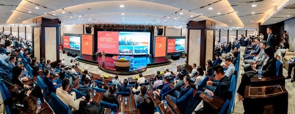 Đại diện Noble Group công bố loạt thông tin chiến lược về quy hoạch sản phẩm, chính sách bán hàng, tiêu chuẩn bàn giao và định hướng phát triển dự án… mở ra bức tranh toàn cảnh cho giai đoạn bứt tốc của Sunshine Legend City.