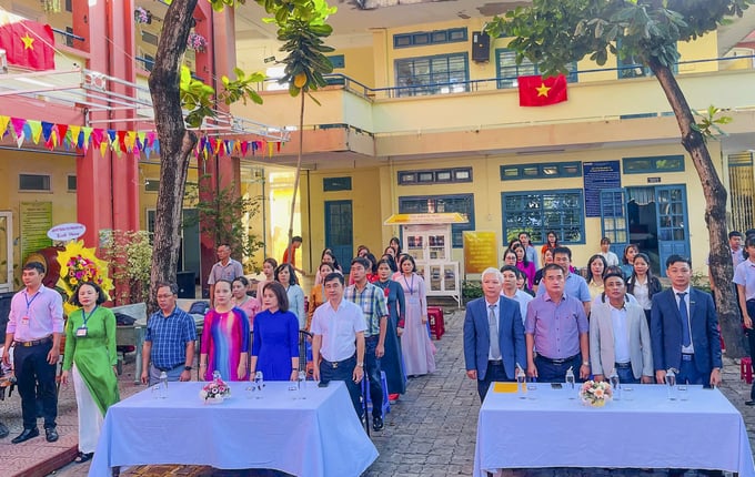 “Trường Phan Bội Châu” Tưng bừng khai giảng năm học mới – trao tặng 56 suất học bổng cho học sinh vượt khó.
