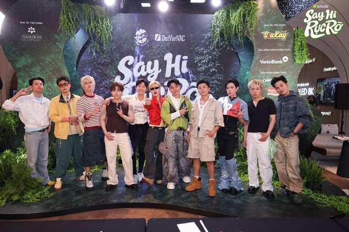 Dàn Anh trai “say hi” hội ngộ giữa thiên nhiên hoang dã.