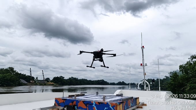 UAV của CT UAV đáp tự động không dừng trên tàu thủy đang chạy tốc độ cao.