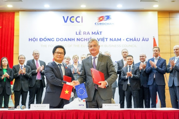 Đại diện VCCI và EuroCham tại lễ ra mắt Hội đồng doanh nghiệp Việt Nam - Châu Âu