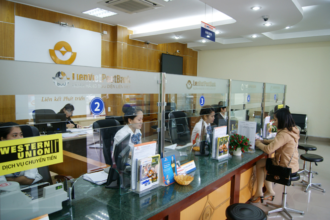 Hiện nay, LienVietPostBank có 1 hội sở chính, 3 văn phòng đại diện, 76 chi nhánh, 470 phòng giao dịch và 613 phòng giao dịch bưu điện.