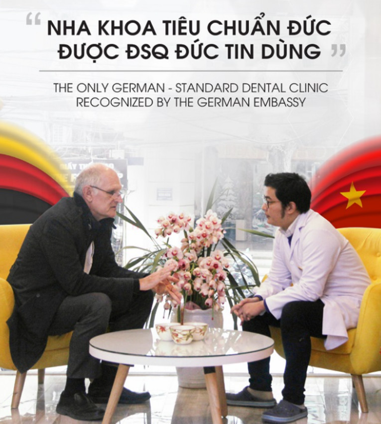 Thạc sĩ - Bác sĩ Nguyễn Anh Ngọc làm việc với Tiến sĩ Christoph Klose tại Nha khoa Home