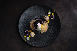 đĩa bánh ngọt đạt tiêu chuẩn 5 sao