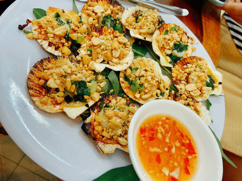 sò điệp nướng mỡ hành
