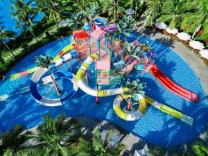 công viên nước trong Cam Ranh Riviera Beach Resort & Spa