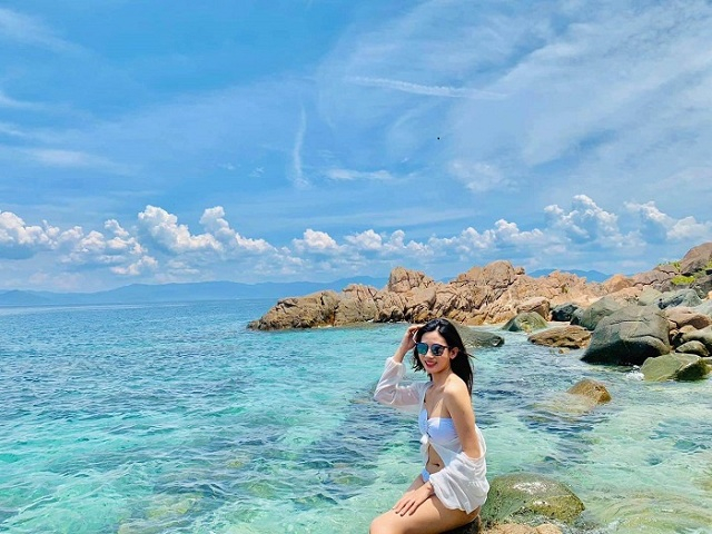 Đảo Lập Bình với bờ biển trong xanh màu ngọc bích, nổi tiếng là Maldives của Việt Nam