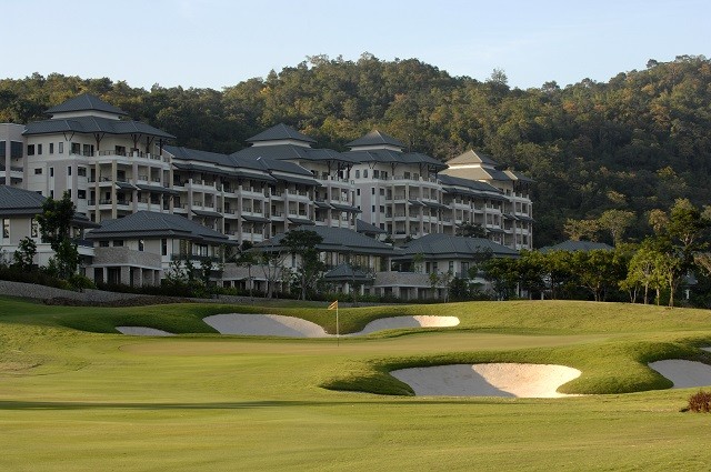 Black Mountain Golf Club sân golf thiên đường giữa thung lũng nên thơ