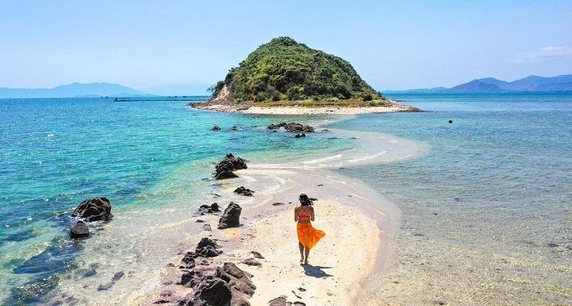 Thời điểm đẹp nhất để du lịch đảo Điệp Sơn là từ tháng 12 đến tháng 6