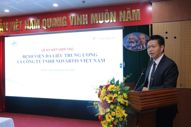 PGS.TS. Lê Hữu Doanh - Giám đốc Bệnh viện phát biểu tại buổi lễ