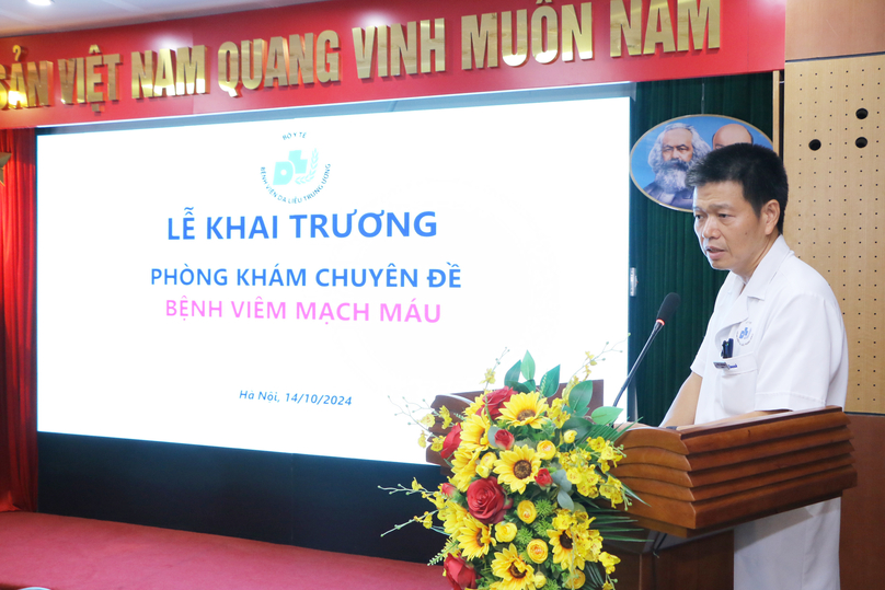 PGS.TS Lê Hữu Doanh - Giám đốc Bệnh viện phát biểu tại buổi lễ