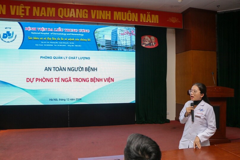 BSCKII. Trần Thị Vân Anh – Phòng Quản lý chất lượng, giảng viên của buổi tập huấn