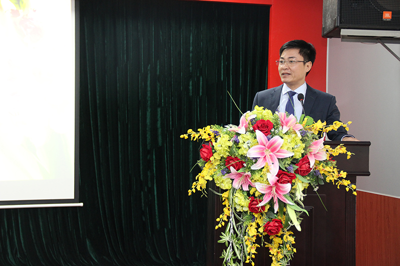 PGĐ. Nguyễn Văn Thành thay mặt Ban lãnh đạo Bệnh viện gửi lời cảm ơn đến các thầy cô giáo