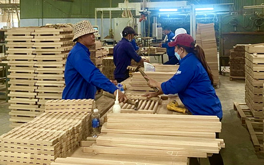 Mỹ tạm hoãn thuế đối ứng, doanh nghiệp gỗ nửa mừng nửa lo