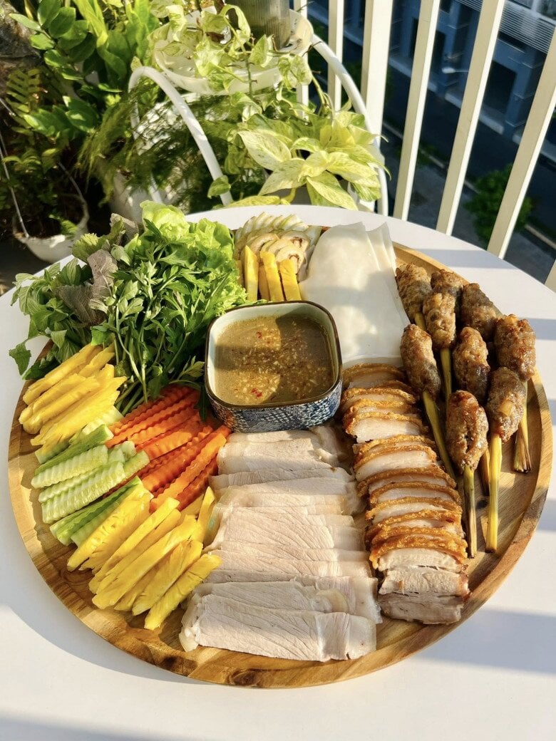 Nghỉ lễ, mẹ đảm Sài Gòn làm mẹt cuốn siêu hấp dẫn nhâm nhi cực đã, ai bí món tham khảo ngay! - 8