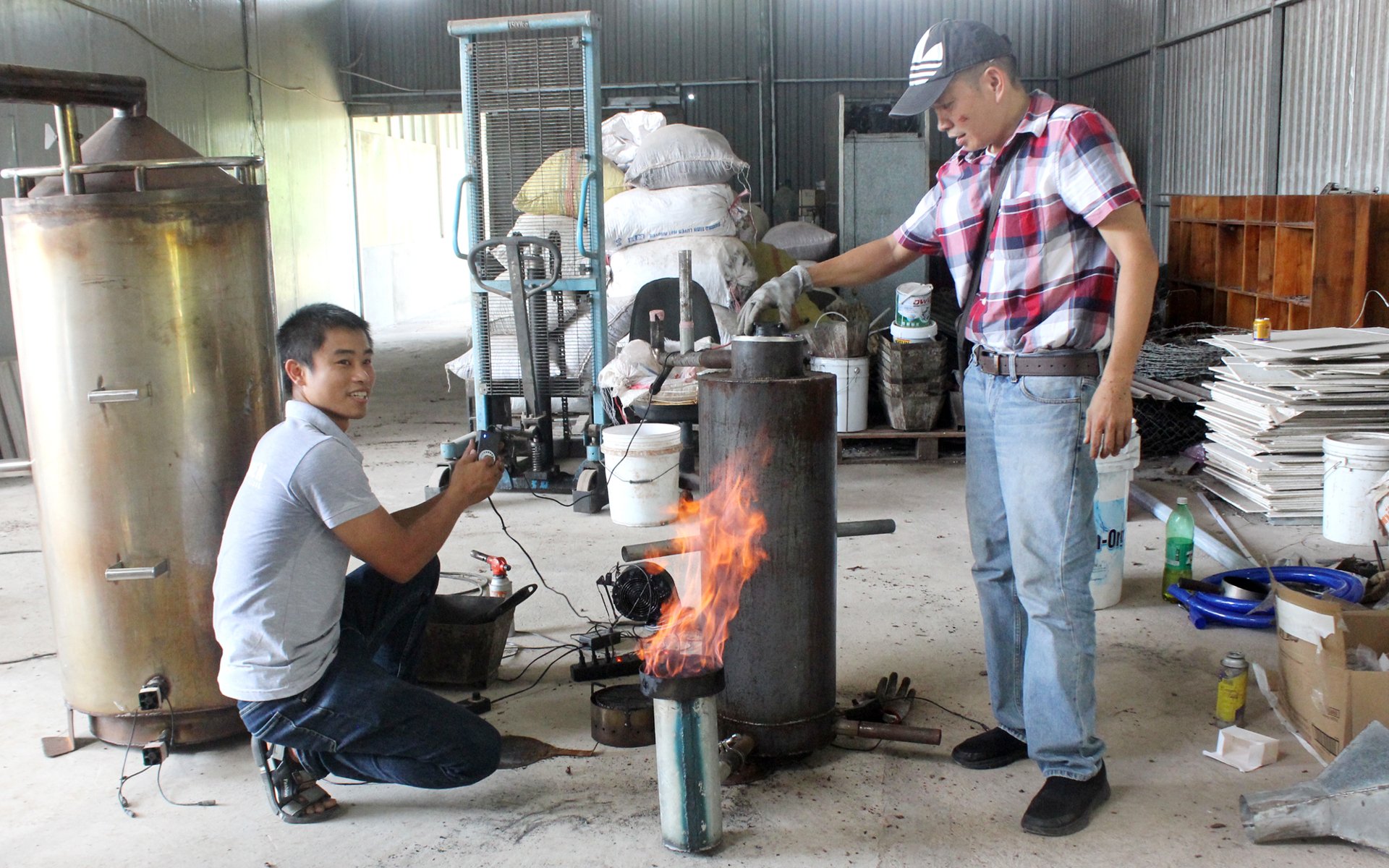 Nông dân và doanh nghiệp liên kết phát triển ca cao bền vững