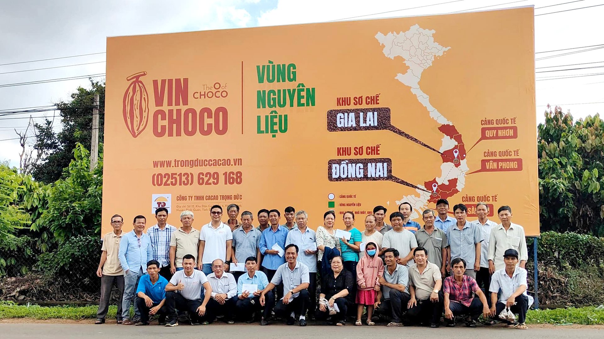 Nông dân và doanh nghiệp liên kết phát triển ca cao bền vững